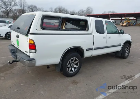 2001 Toyota Tundra Sr5 V8 z USA, uszkodzony, nr VIN 5TBRT34121S201814